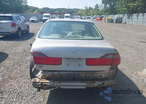 1998 Honda Accord Ex V6 из США, поврежденный, VIN 1HGCG1658WA064941